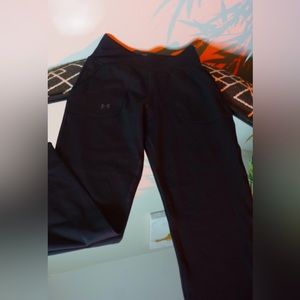 Under Armour Loose Fit Black Jogger Women’s Pants Size Small